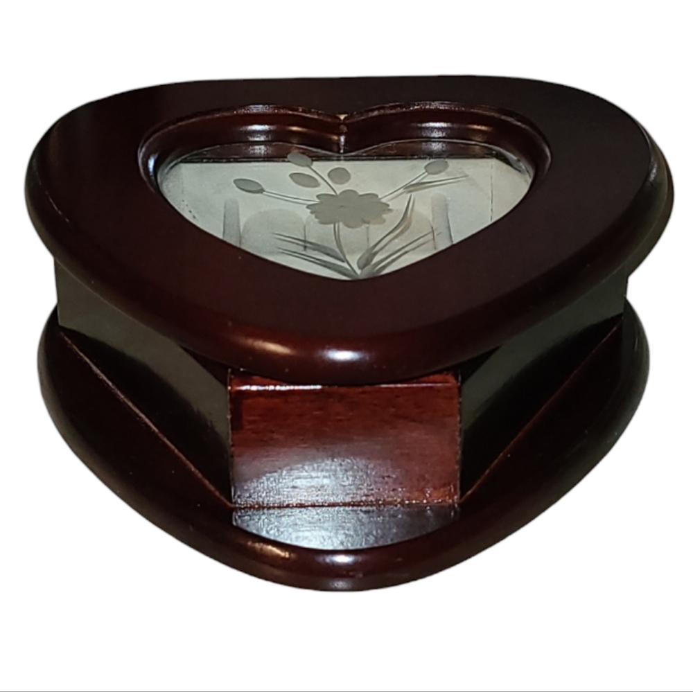 2/$75! Vintage Heart Shaped Jewlery Box - Picture 8 of 11